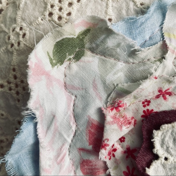 Anthropologie Sundry Upcycled Vintage-Inspired Heart Sweatshirt - Picture 8 of 16